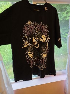 Black Graphic Short Sleeve Tee with Skull & Pistols